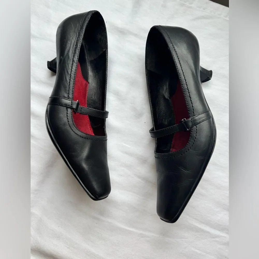 AEROSOLES size staple